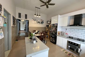 Below Market Corner Ground Floor Townhouse Bandar Saujana Putra