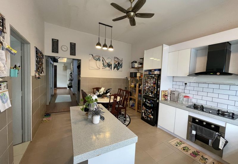 Below Market Corner Ground Floor Townhouse Bandar Saujana Putra