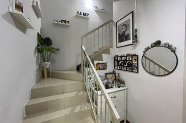 Below Market Corner Ground Floor Townhouse Bandar Saujana Putra