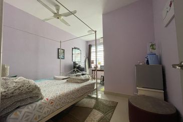 Below Market Corner Ground Floor Townhouse Bandar Saujana Putra