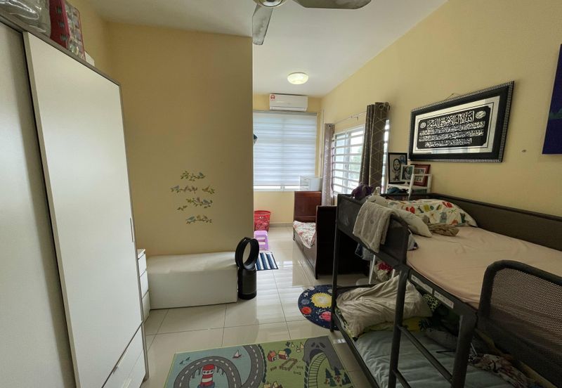 Below Market Corner Ground Floor Townhouse Bandar Saujana Putra