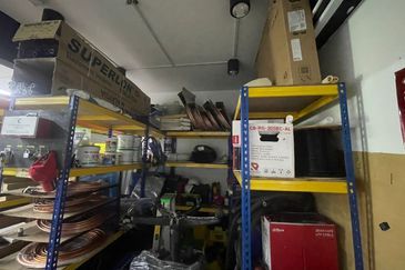 Hot Area Facing Open Main Road Double Storey Intermediate Shop Office Laman Glenmarie Shah Alam Selangor