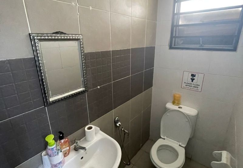 Hot Area Facing Open Main Road Double Storey Intermediate Shop Office Laman Glenmarie Shah Alam Selangor