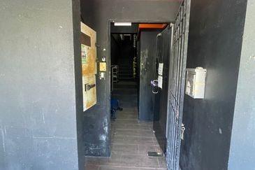 Hot Area Facing Open Main Road Double Storey Intermediate Shop Office Laman Glenmarie Shah Alam Selangor