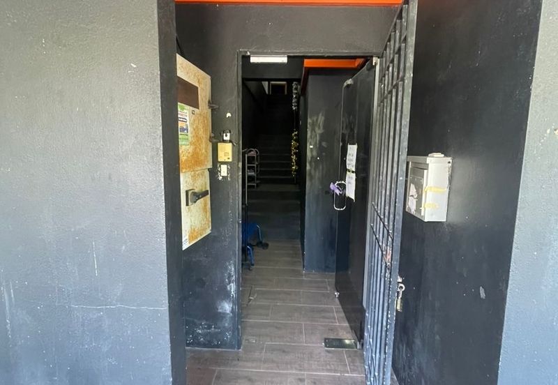 Hot Area Facing Open Main Road Double Storey Intermediate Shop Office Laman Glenmarie Shah Alam Selangor