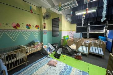 Hot Area Facing Open Main Road Double Storey Intermediate Shop Office Laman Glenmarie Shah Alam Selangor