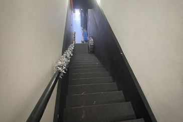 Hot Area Facing Open Main Road Double Storey Intermediate Shop Office Laman Glenmarie Shah Alam Selangor