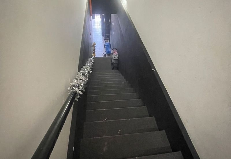 Hot Area Facing Open Main Road Double Storey Intermediate Shop Office Laman Glenmarie Shah Alam Selangor