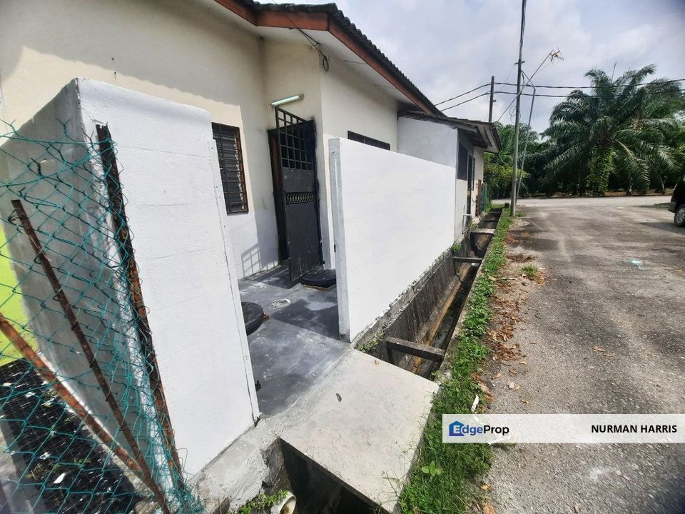 Near Mosque Freehold Individual Title Malay Reserve Single Storey