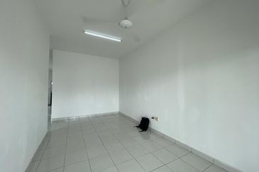 Jalan Haji Iman Omar 