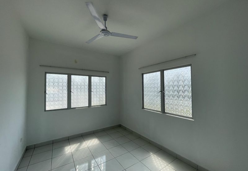 Jalan Haji Iman Omar 