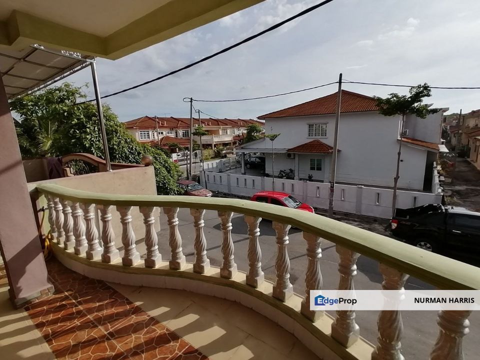 Fully Renovated Fully Tiled Balcony Double Storey Terrace House Taman Perdana Sungai Besar Selangor, Selangor, Sungai Besar