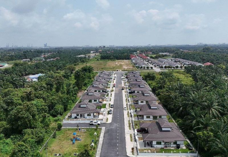 Pulau Indah ( Pulau Lumut )