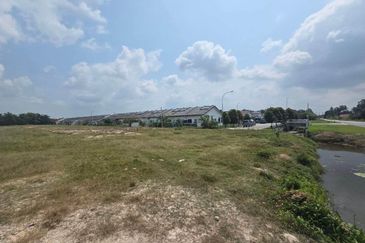 Pulau Indah ( Pulau Lumut )