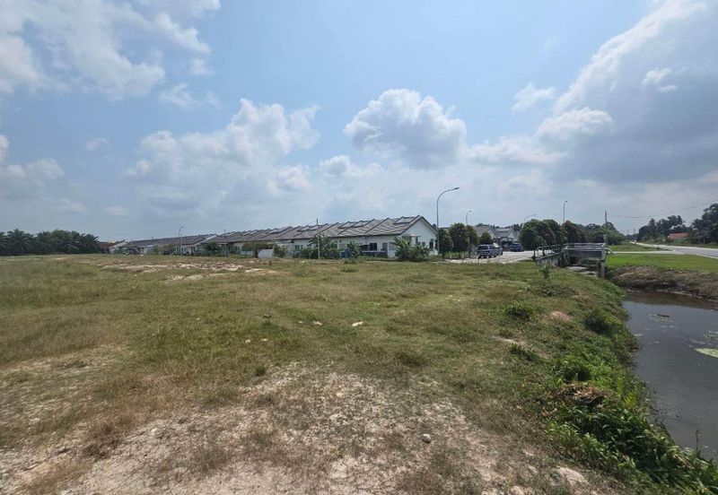 Pulau Indah ( Pulau Lumut )