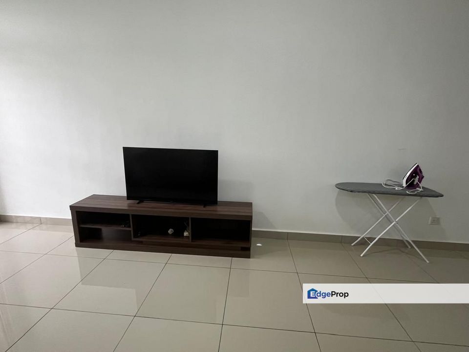 Kalista 2 Seremban 2 Fully Furnished with 3R2B and 2 Carparks. 2k Only, Negeri Sembilan, Seremban