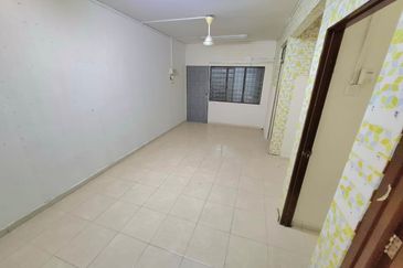 Ground Flat at Taman Perwira, Permatang Tinggi