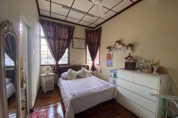 2 Storey Bunggalow at Tmn Desa Sutera, Seberang Jaya 