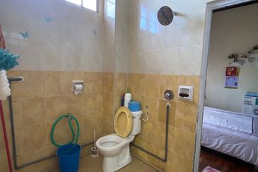 2 Storey Bunggalow at Tmn Desa Sutera, Seberang Jaya 