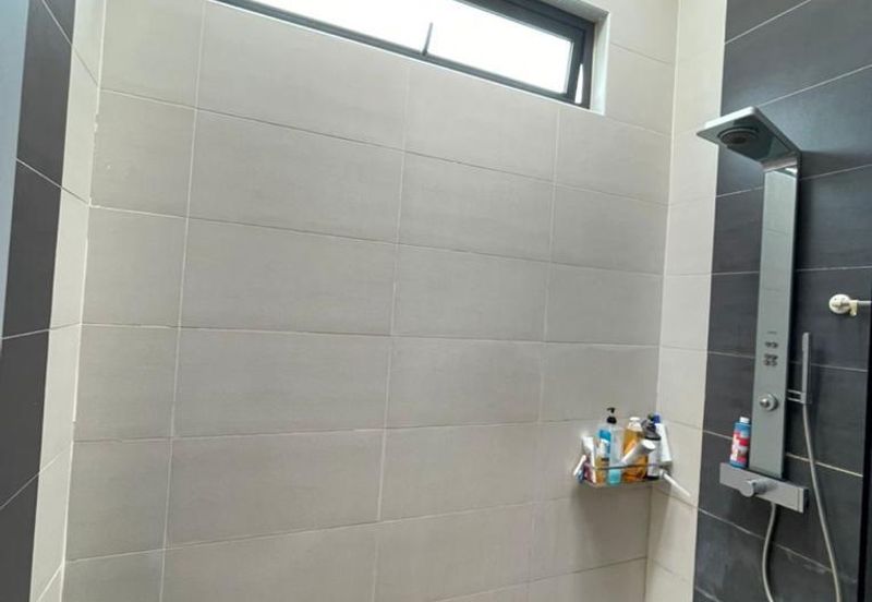 Trillium, Perdana Lakeview East