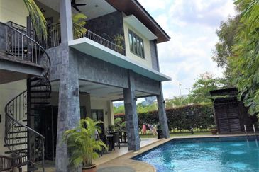 Perdana Lakeview East