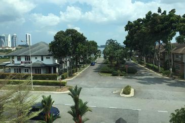 Perdana Lakeview East