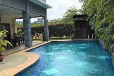 Perdana Lakeview East