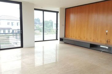 Perdana Lakeview East