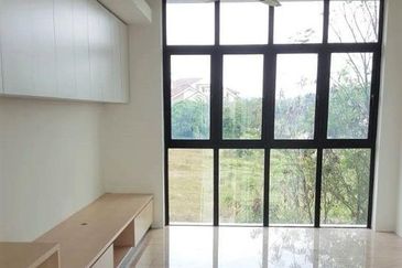 Perdana Lakeview East