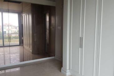 Perdana Lakeview East