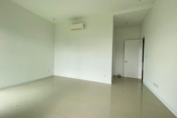 Isle of Kamares, Setia Eco Glades