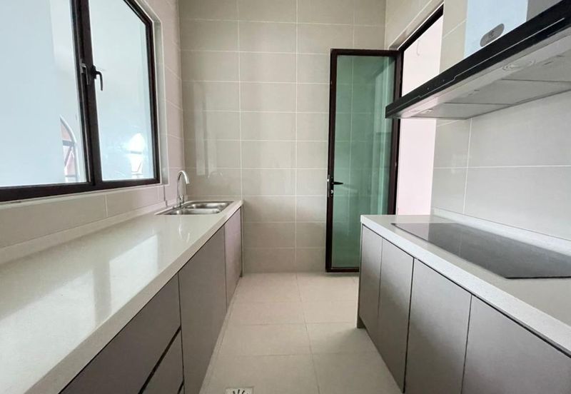 Isle of Kamares, Setia Eco Glades