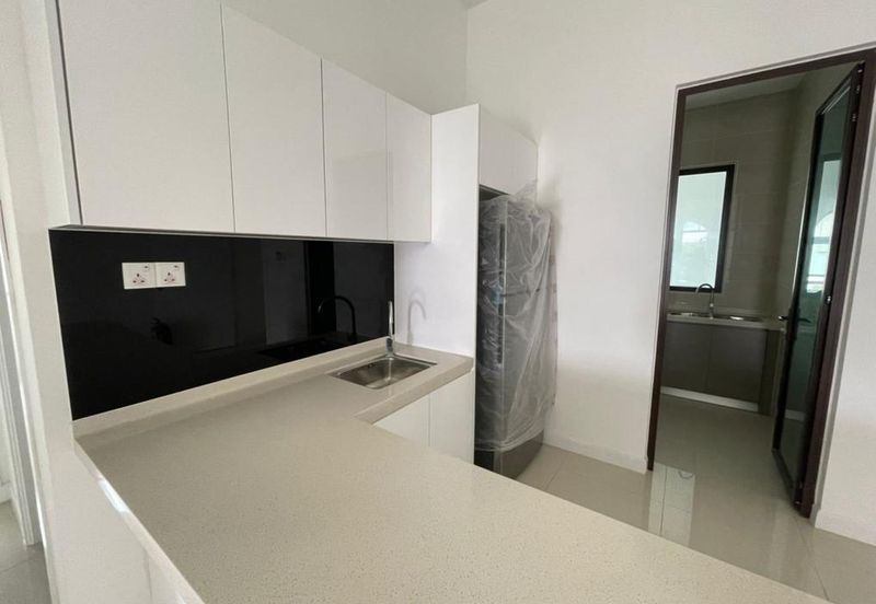 Isle of Kamares, Setia Eco Glades