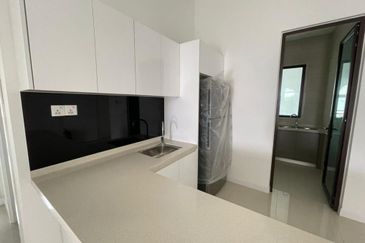 Isle of Kamares, Setia Eco Glades