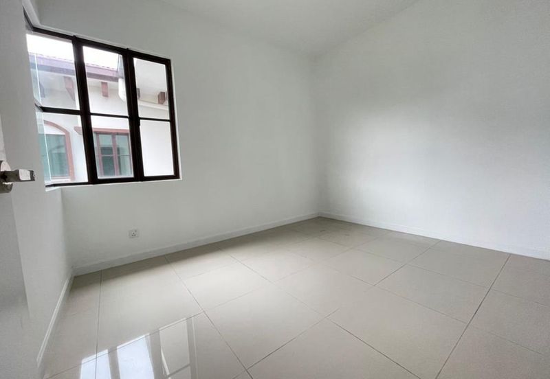 Isle of Kamares, Setia Eco Glades