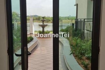 Isle of Kamares, Setia Eco Glades