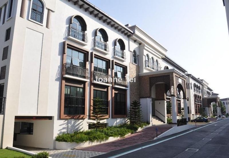 Isle of Kamares, Setia Eco Glades