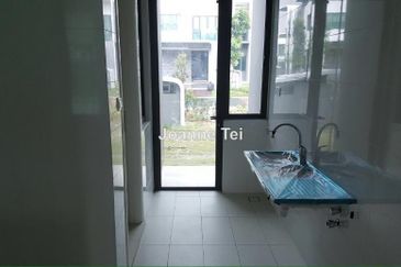 Lepironia Gardens, Setia Eco Glades