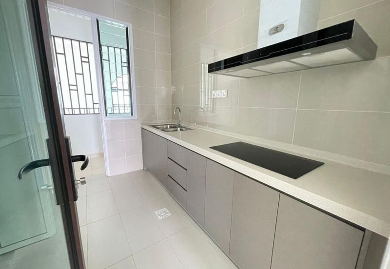 Isle of Kamares, Setia Eco Glades