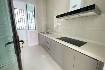 Isle of Kamares, Setia Eco Glades