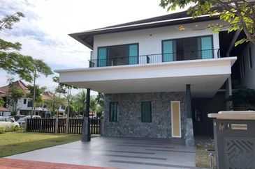 Charms of Nusantara, Setia Eco Glades