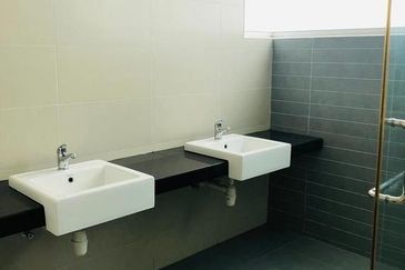 Perdana Lakeview East