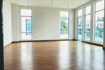 Perdana Lakeview East