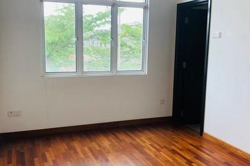 Perdana Lakeview East