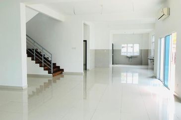 Perdana Lakeview East