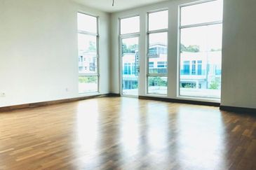 Perdana Lakeview East