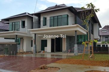 Charms of Nusantara, Setia Eco Glades