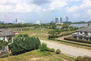 Perdana Lakeview East