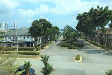 Perdana Lakeview East