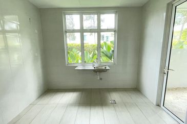 Trillium, Perdana Lakeview East